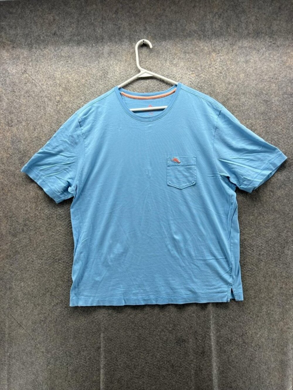 Tommy Bahama Shirt Mens Large Blue Pocket Tee Crewneck Cotton Tagless Logo
